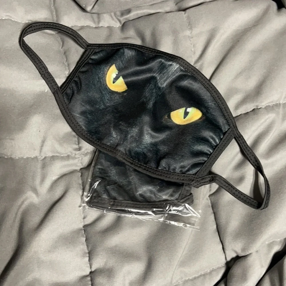 New set/2 cat eye face masks